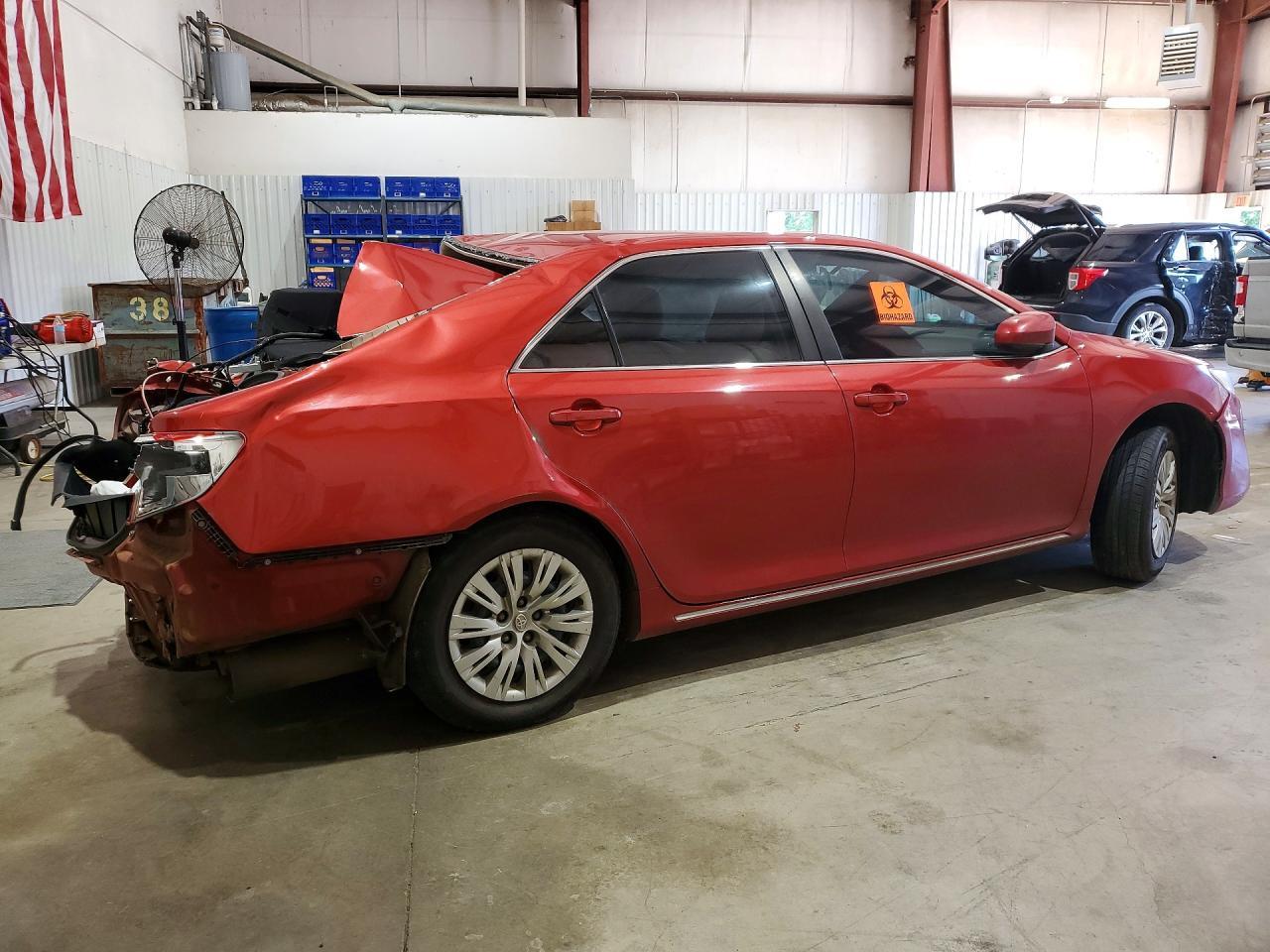 2012 Toyota Camry Le - Фото 3