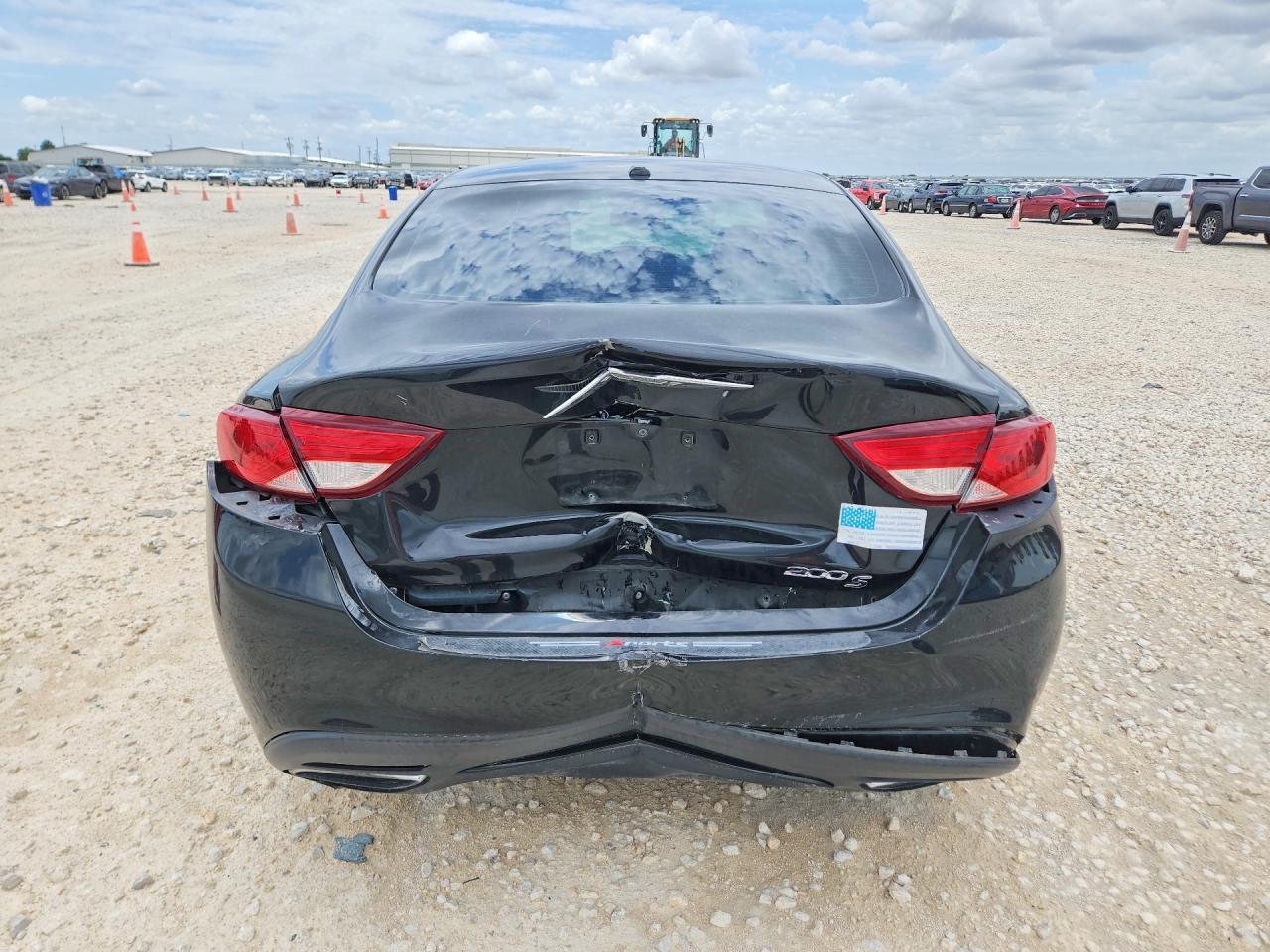 2015 Chrysler 200 S - Фото 6