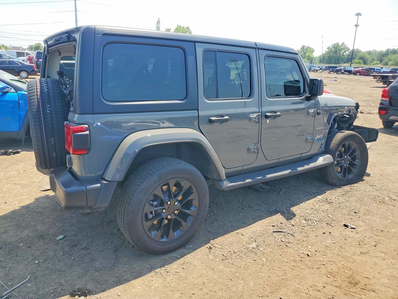 2022 Jeep Wrangler Unlimited Sahara 4Xe - Фото 3
