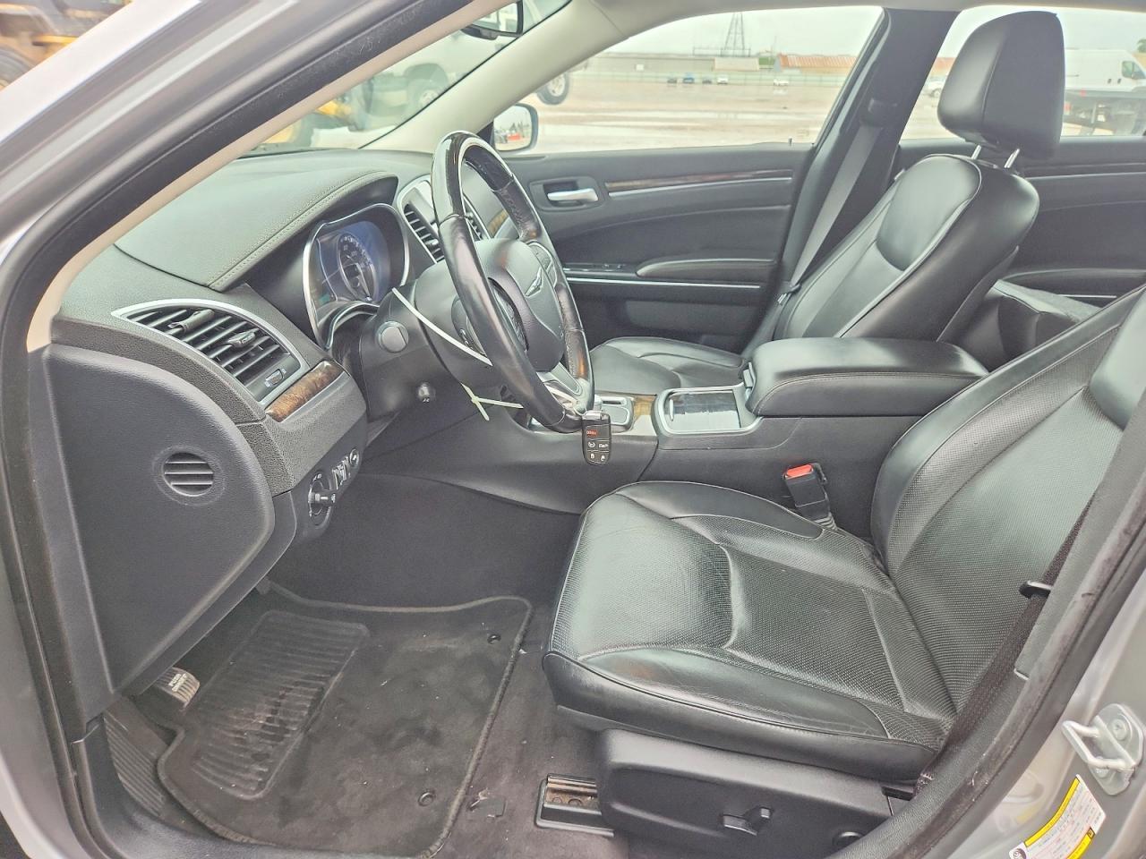 2018 Chrysler 300 Limited - Image 7