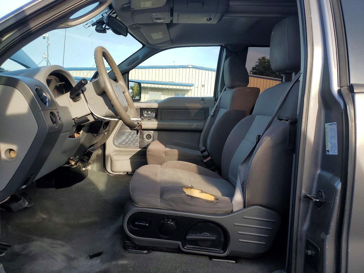 2005 Ford F150 - Image 7