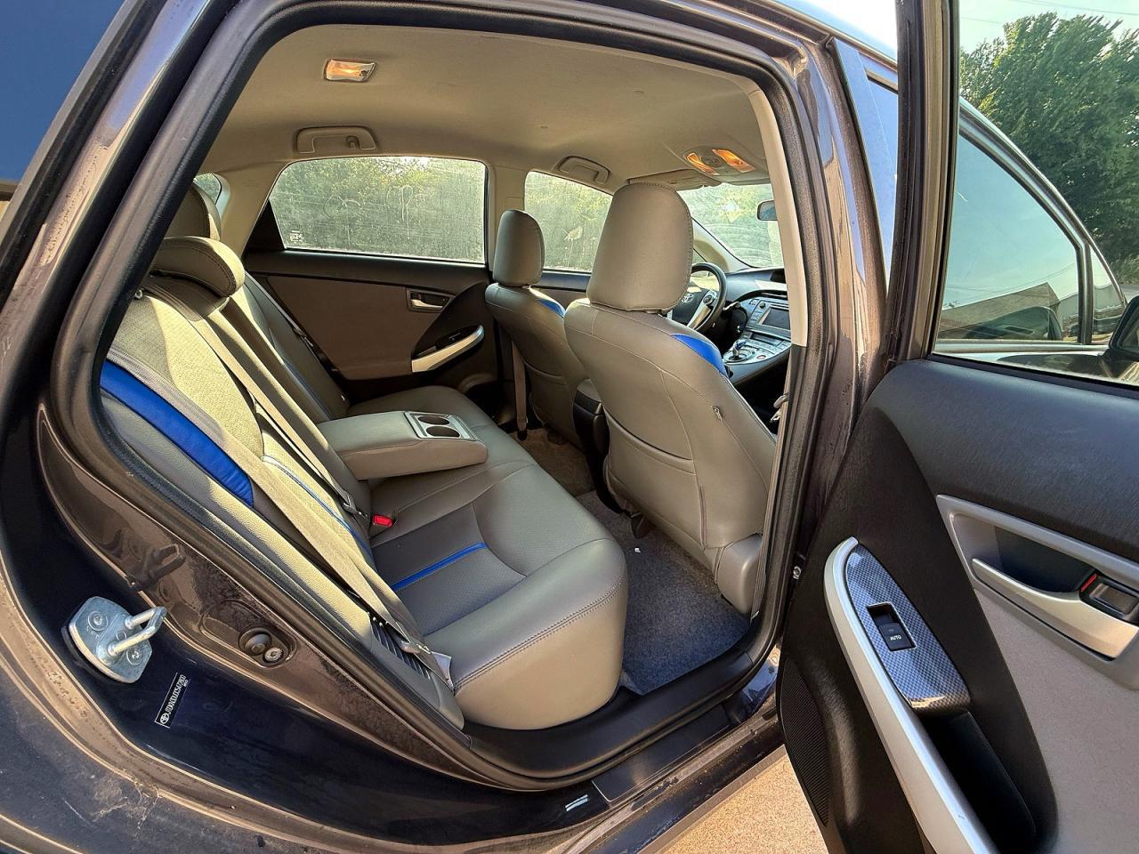 2012 Toyota Prius Two - Image 6