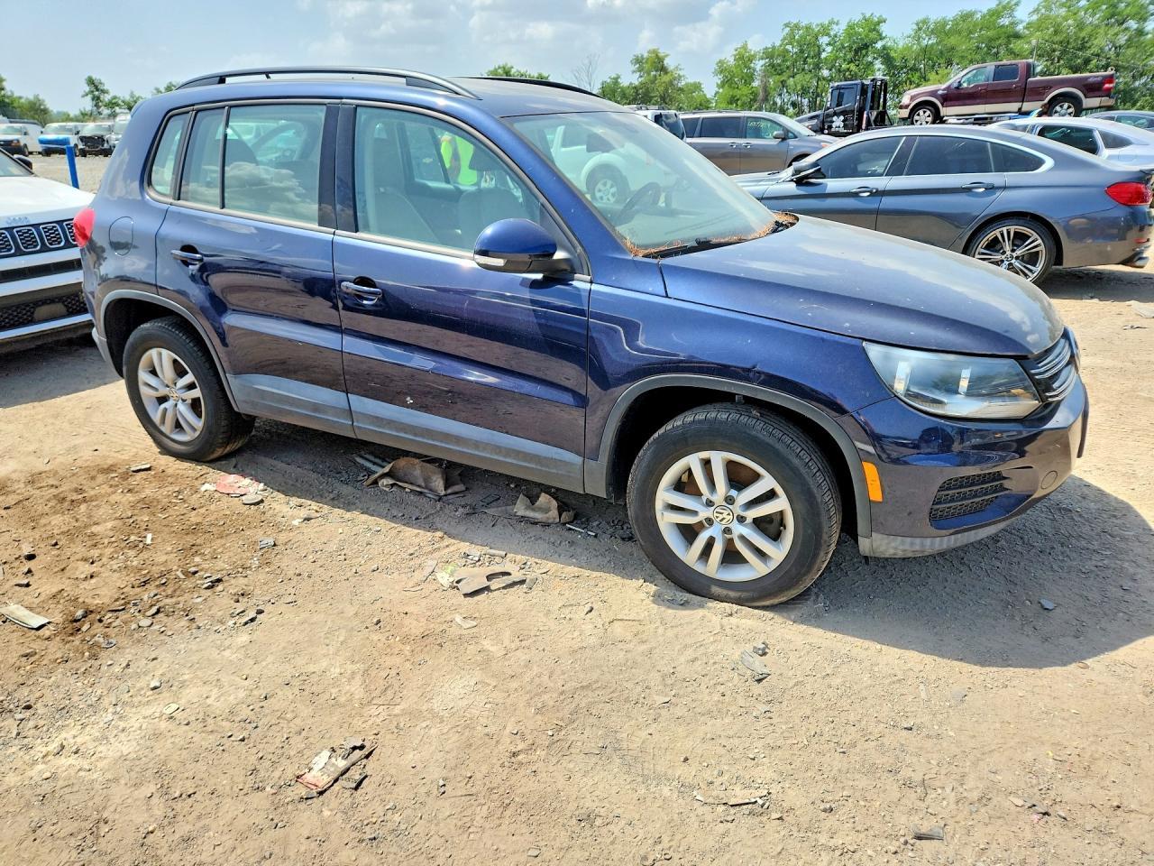 2016 Volkswagen Tiguan S - Фото 4