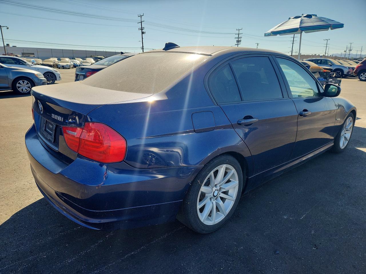 2011 BMW 328 I Sulev - Image 3