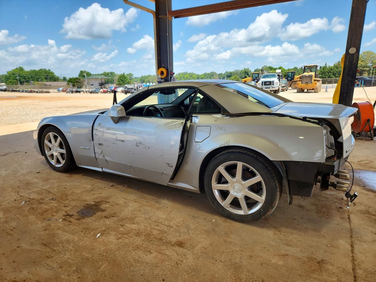2006 Cadillac Xlr - Фото 2
