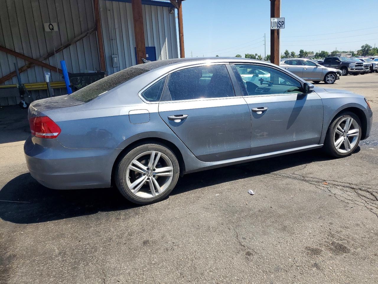 2014 Volkswagen Passat Se - Image 3