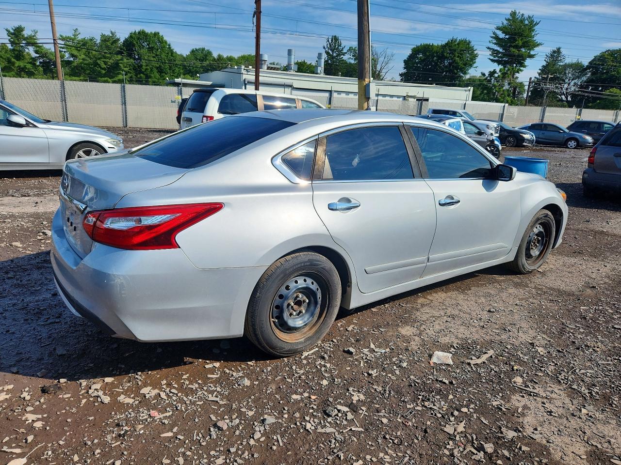 2016 Nissan Altima 2.5 S - Image 3