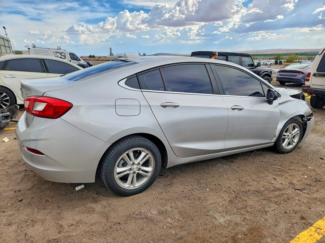 2018 Chevrolet Cruze Lt - Image 3