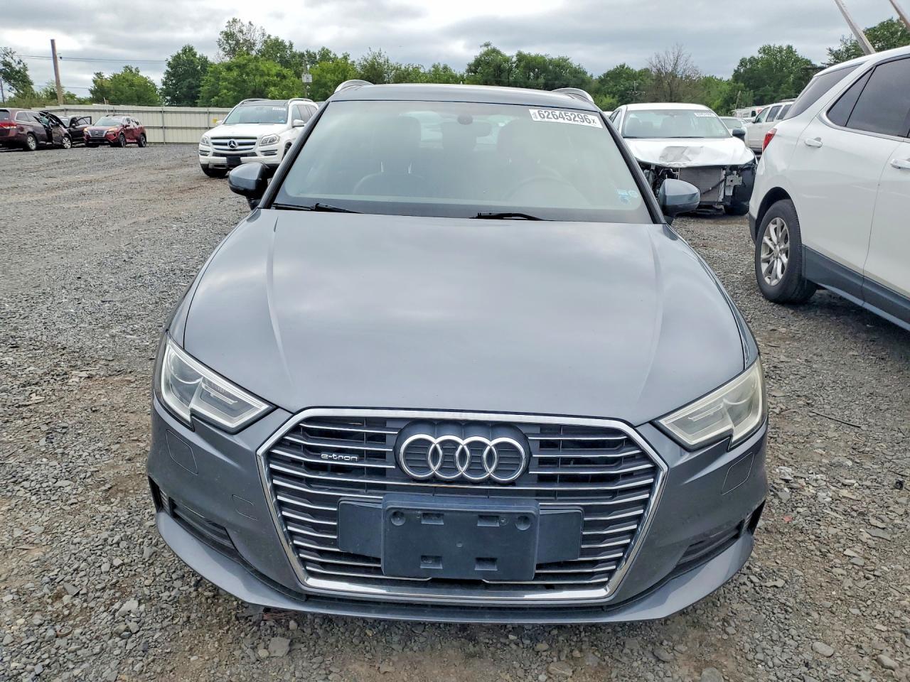 2017 Audi A3 E-Tron Premium - Image 5