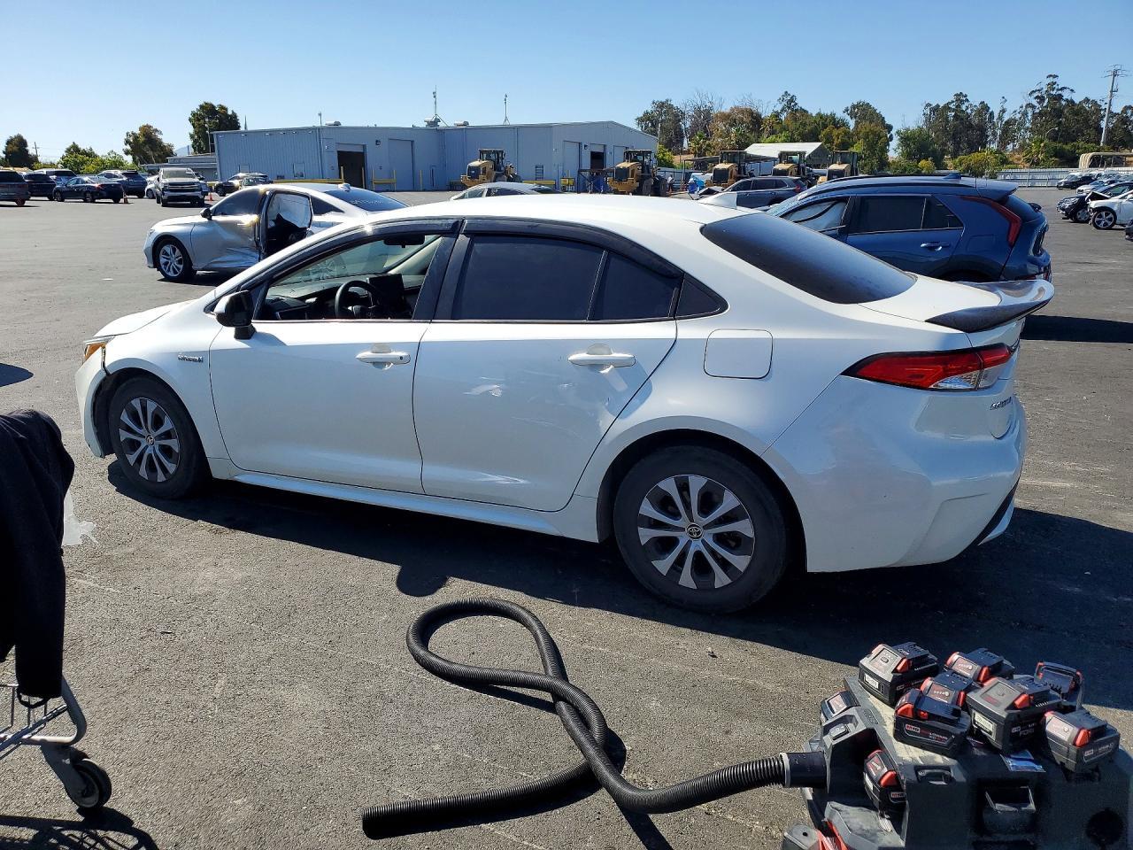 2020 Toyota Corolla Le - Image 2