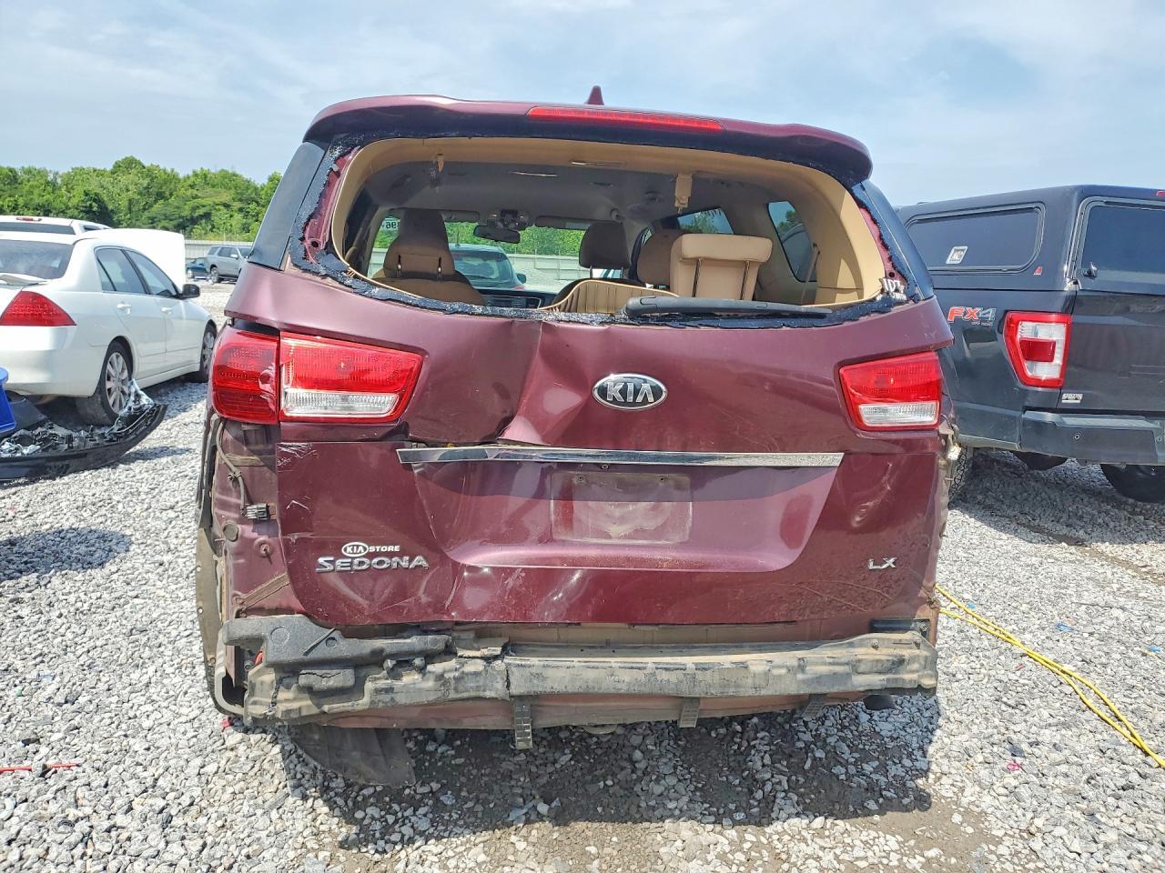 2017 Kia Sedona Lx - Фото 6