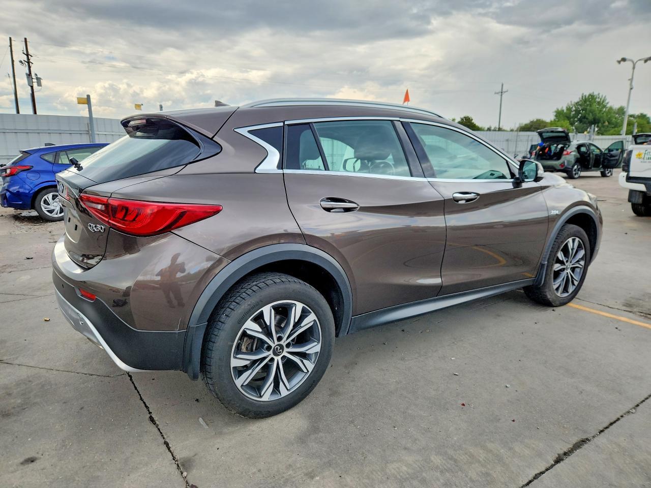 2019 Infiniti Qx30 Luxe - Фото 3