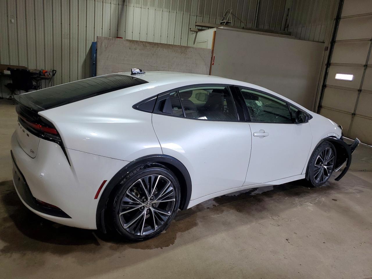 2024 Toyota Prius Xle - Image 3