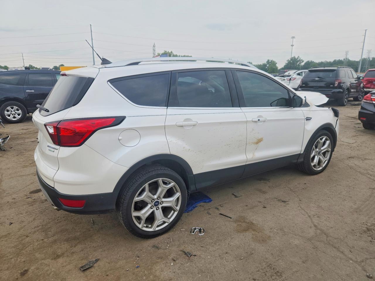 2019 Ford Escape Titanium - Image 3