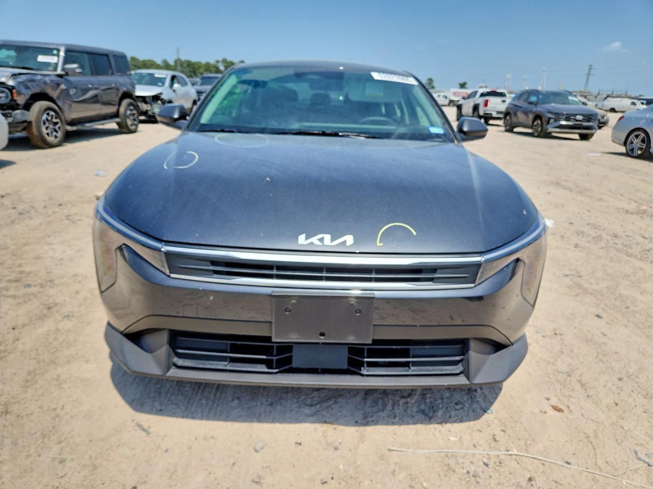 2025 Kia K4 Lxs - Image 5