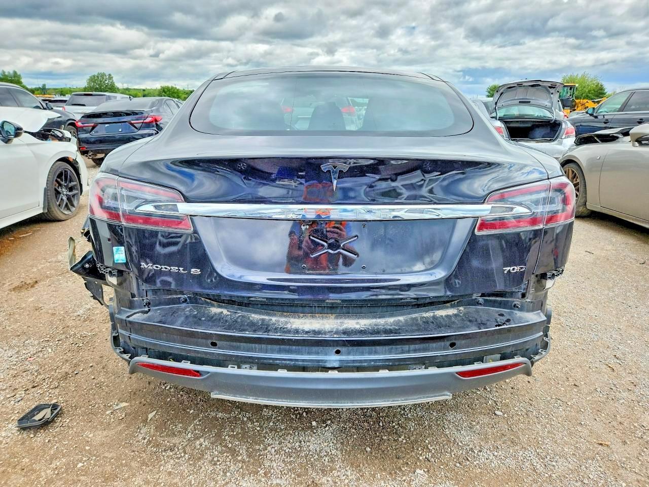 2015 Tesla Model S 70D - Фото 6