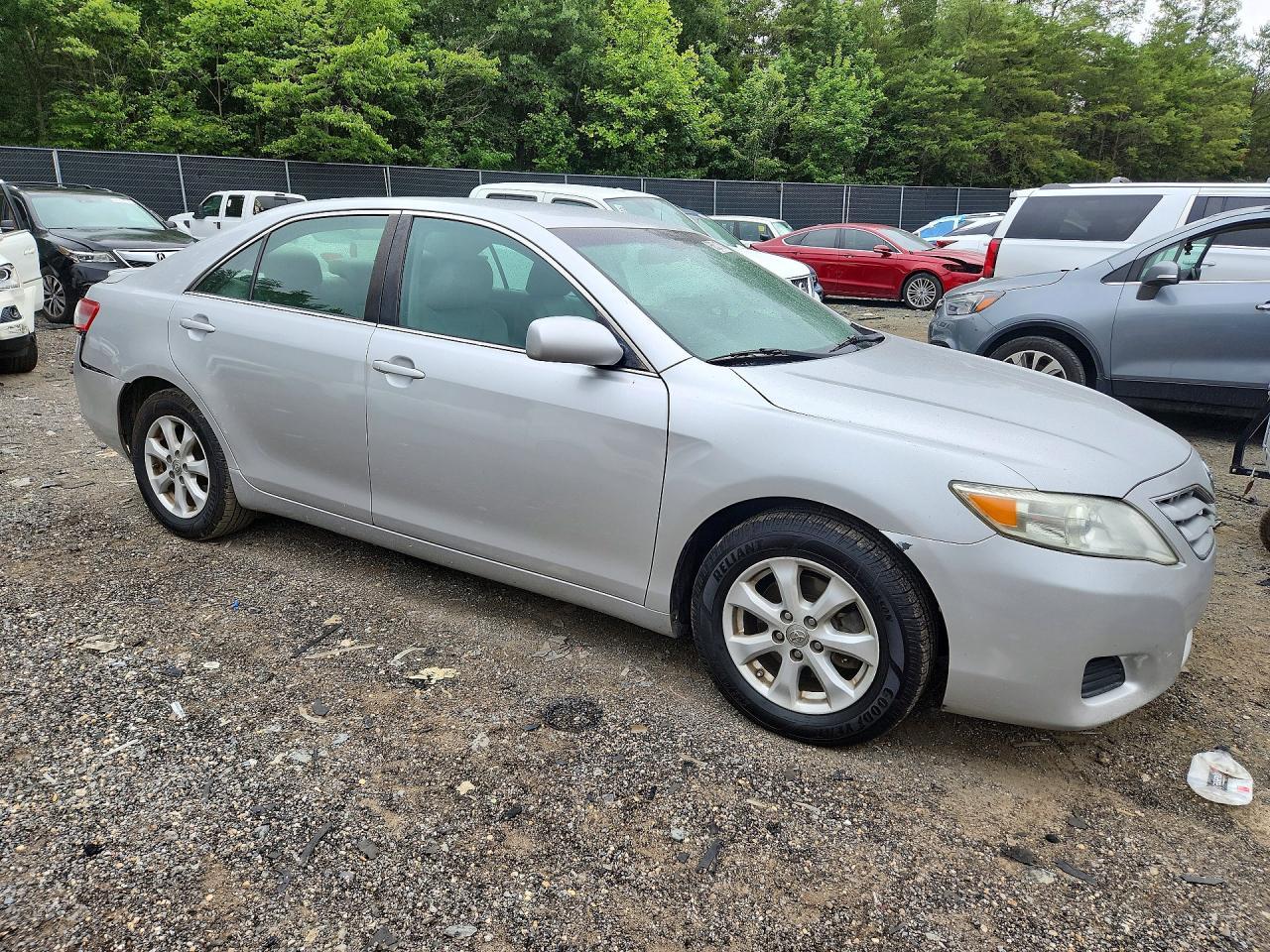 2011 Toyota Camry Le - Фото 4