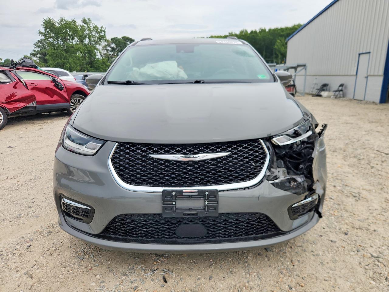 2022 Chrysler Pacifica Touring L - Image 5