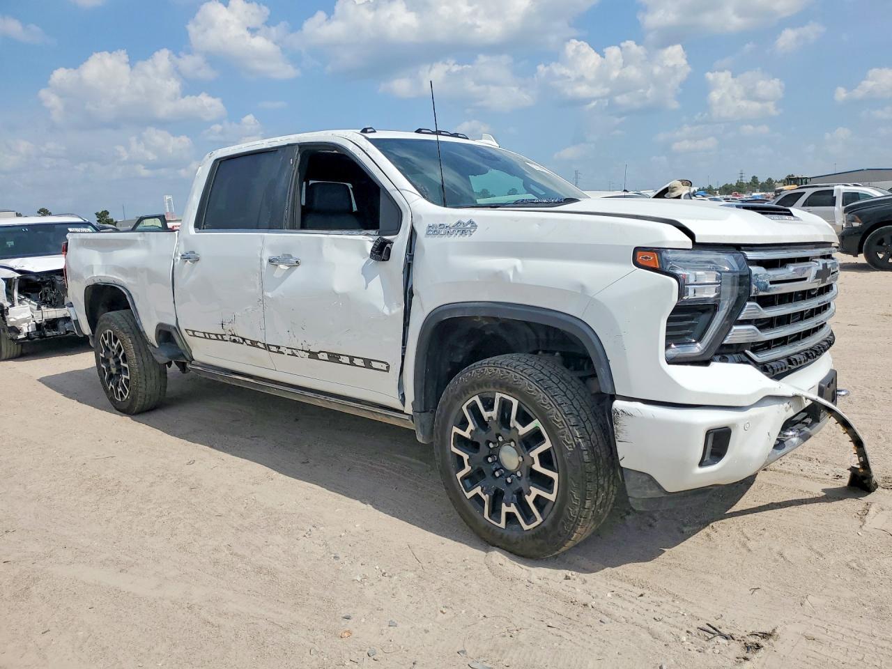 2026 Chevrolet Silverado K2500 High Country - Фото 4