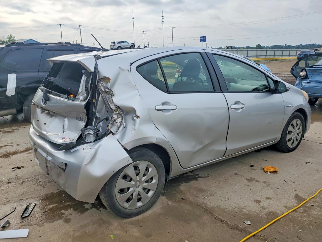 2012 Toyota Prius C Two - Фото 3