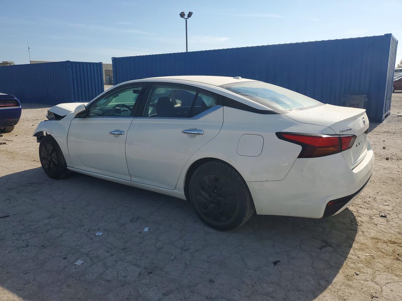 2019 Nissan Altima S - Image 2