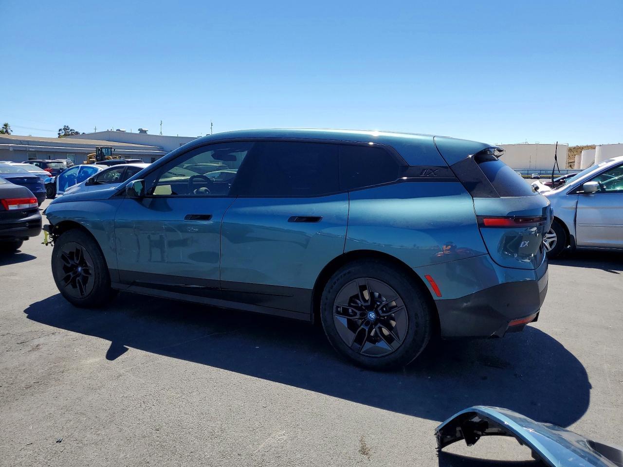 2024 BMW Ix xDrive50 - Фото 2