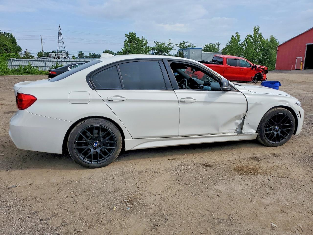 2015 BMW 335 Xi - Image 3
