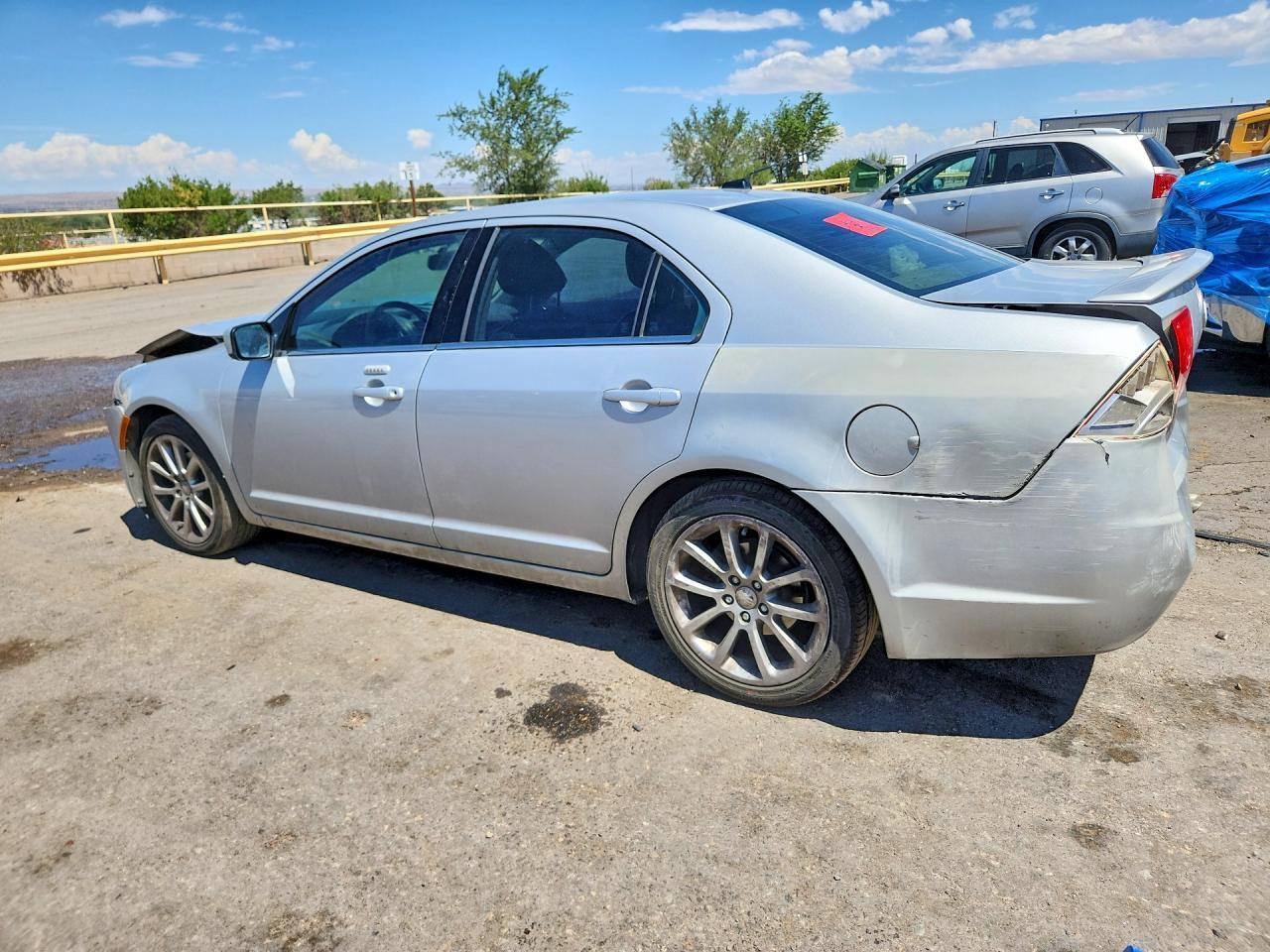 2010 Mercury Milan Premier - Image 2