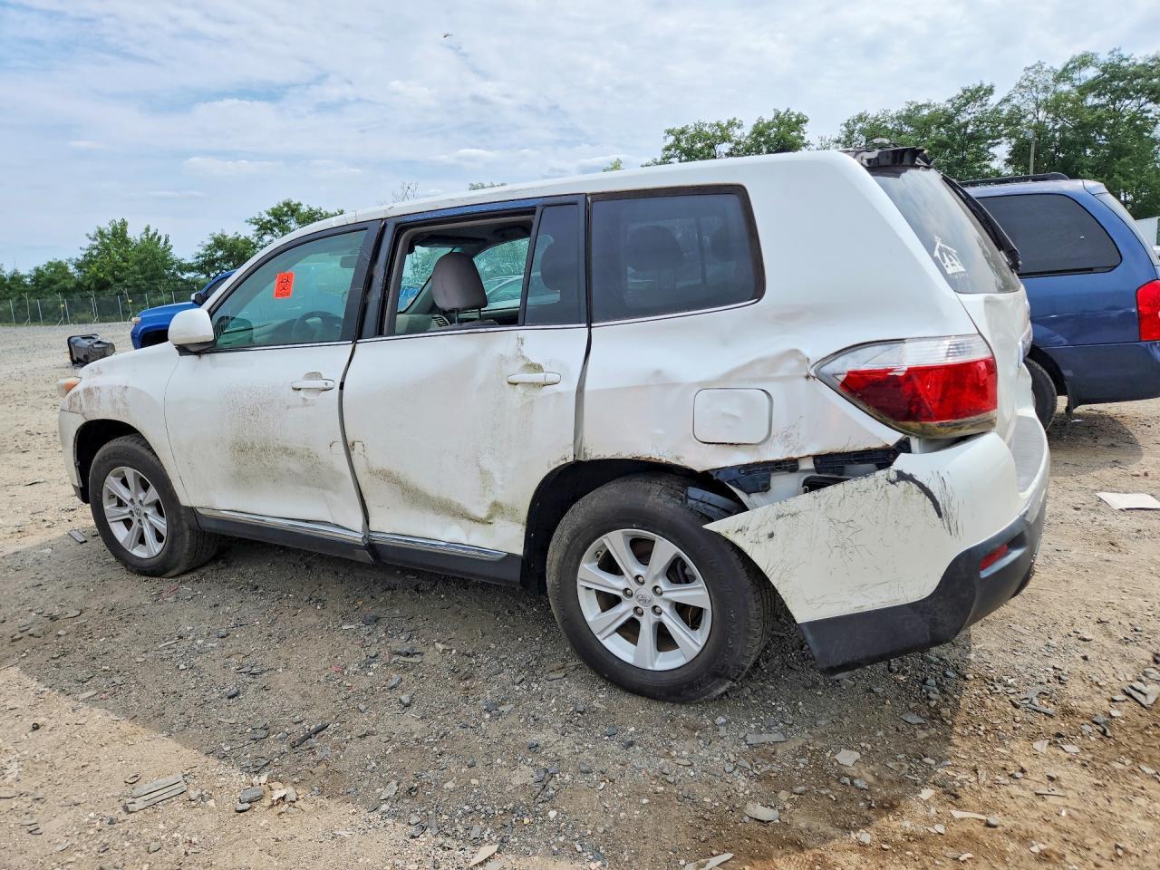 2012 Toyota Highlander Base - Image 2