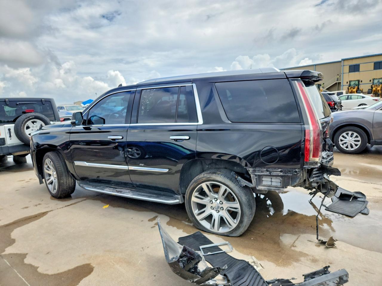 2016 Cadillac Escalade Luxury - Фото 2