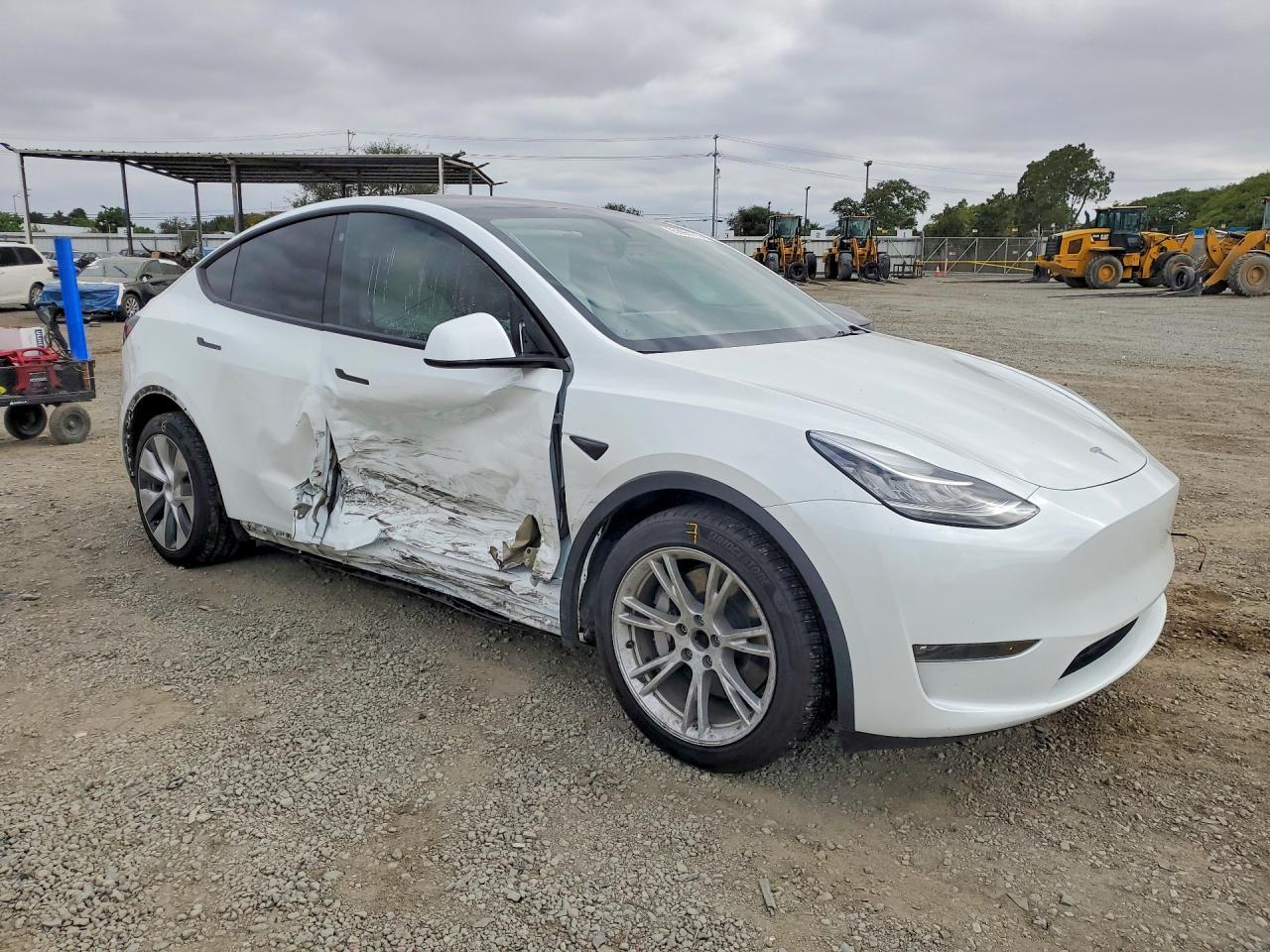 2023 Tesla Model Y - Фото 4