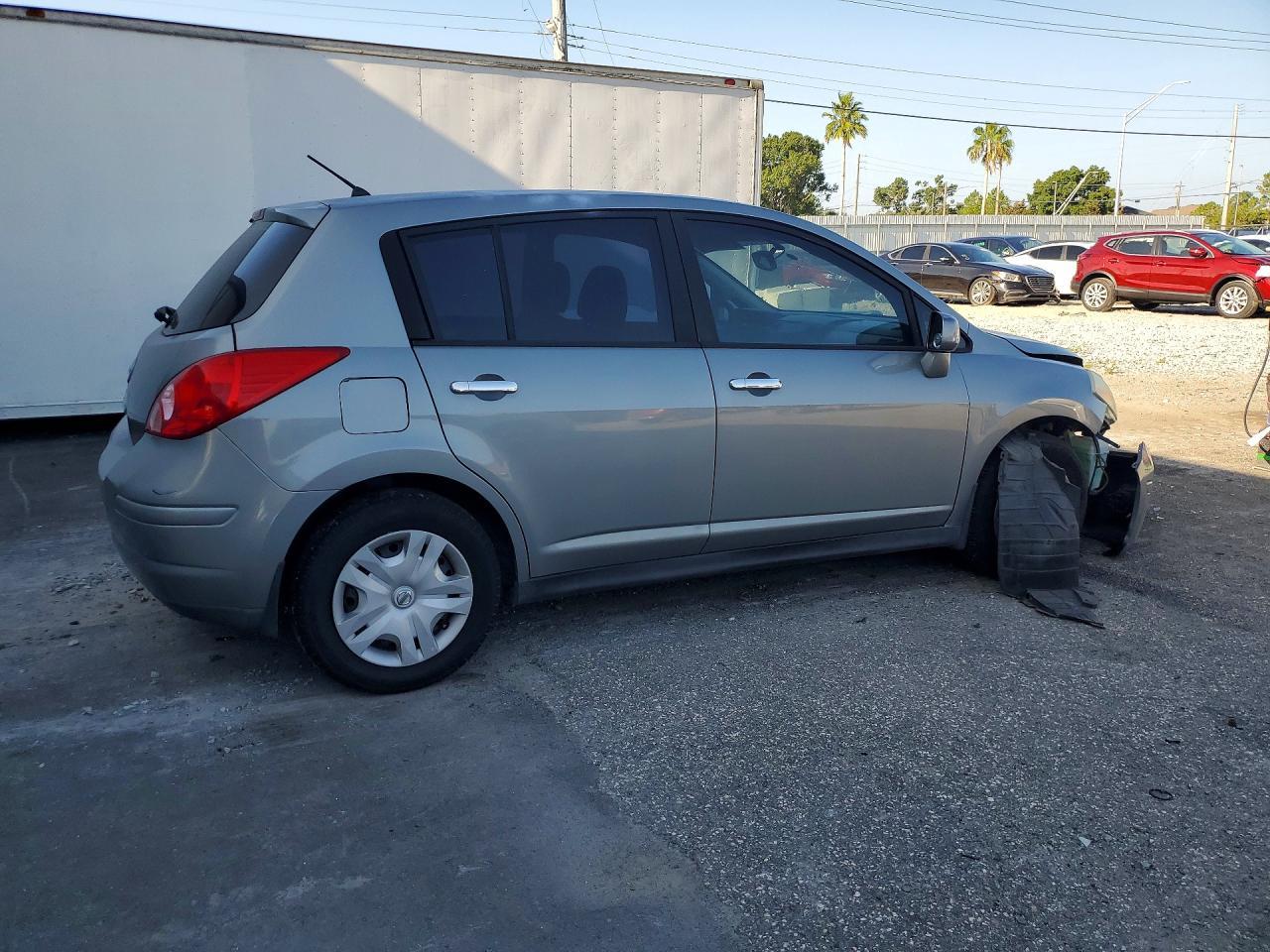 2008 Nissan Versa 1.8 S - Фото 3