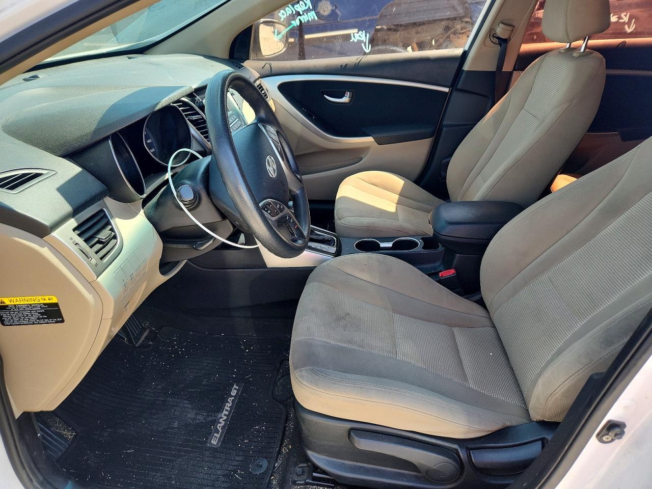 2016 Hyundai Elantra Gt Base - Image 7