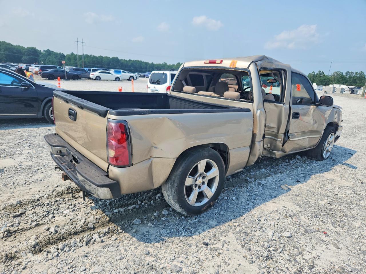 2007 Chevrolet Silverado C1500 Classic Crew Cab - Image 3