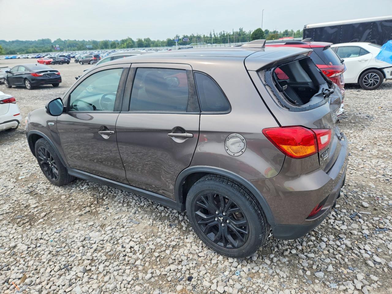 2019 Mitsubishi Outlander Sport Es - Image 2
