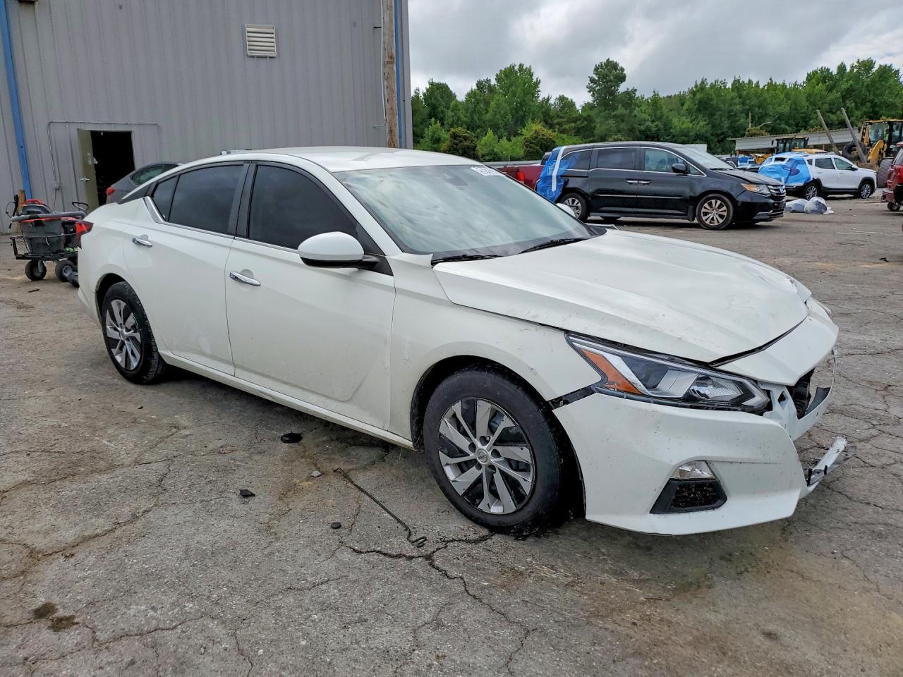 2021 Nissan Altima S - Фото 4