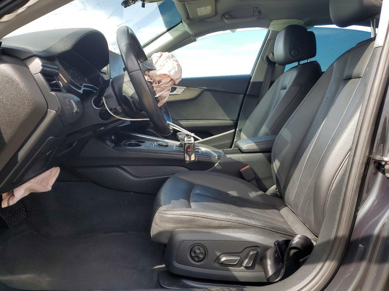 2019 Audi A4 Premium - Фото 7