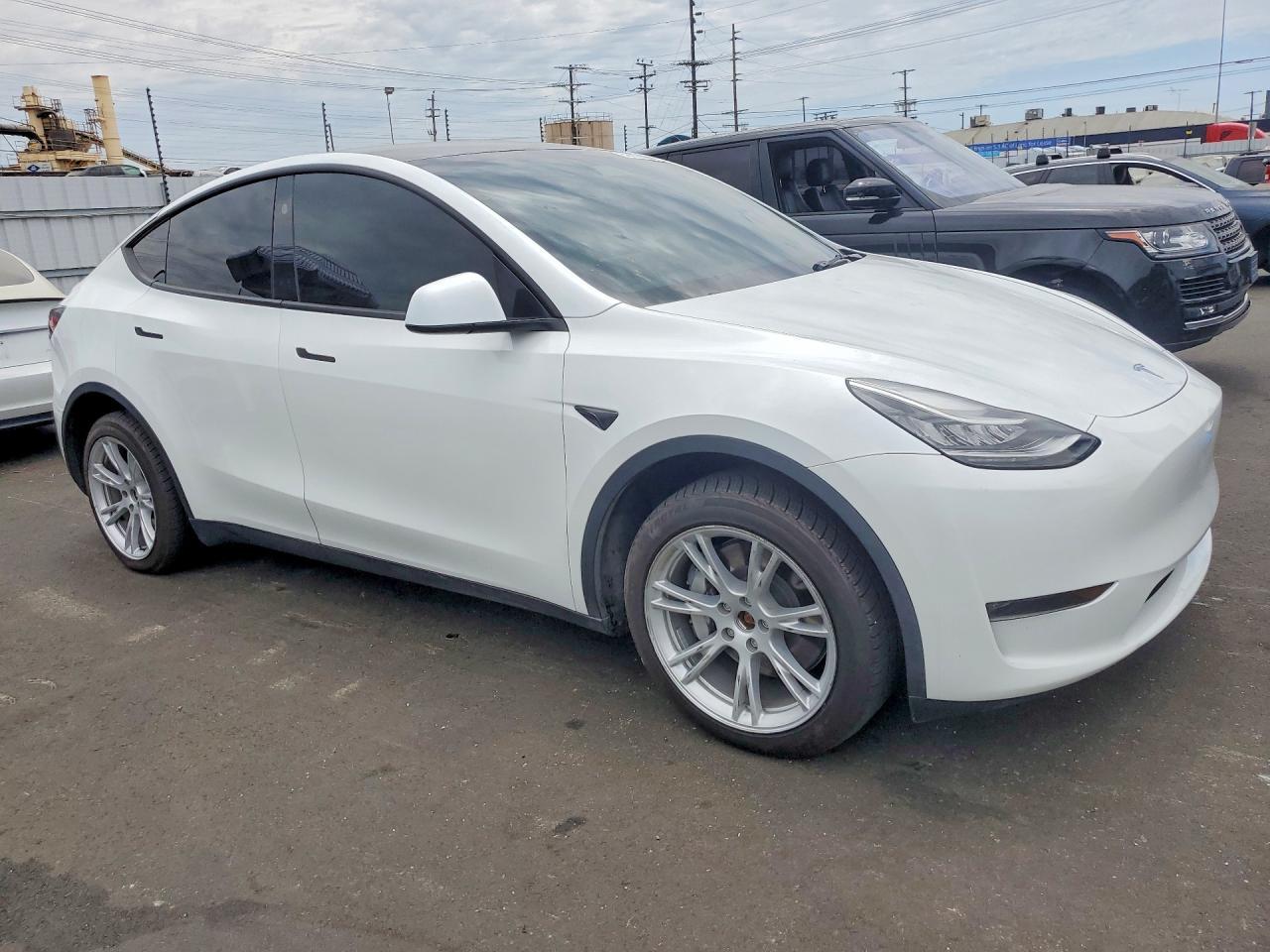 2023 Tesla Model Y - Image 4