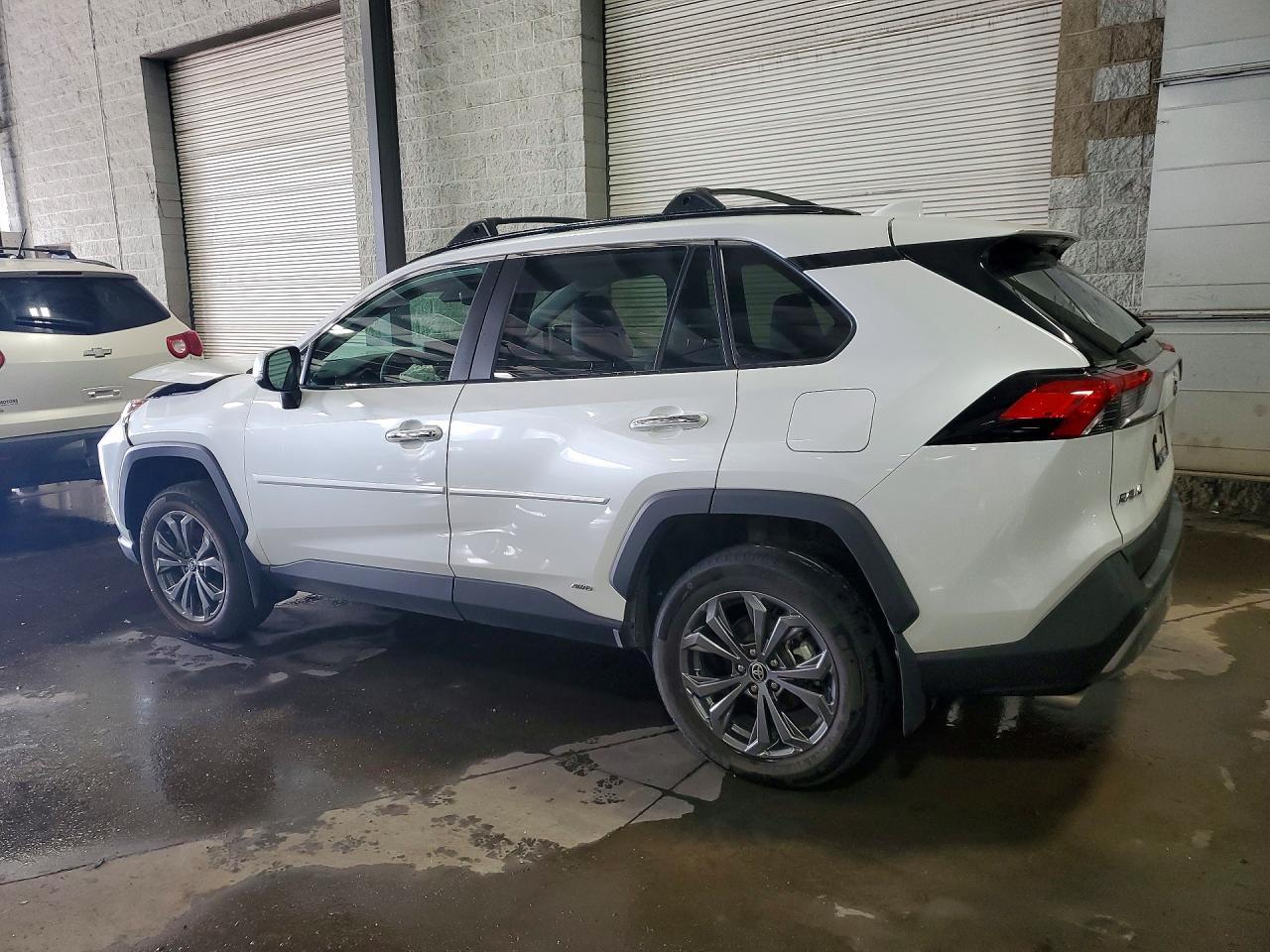2024 Toyota Rav4 Limited - Фото 2