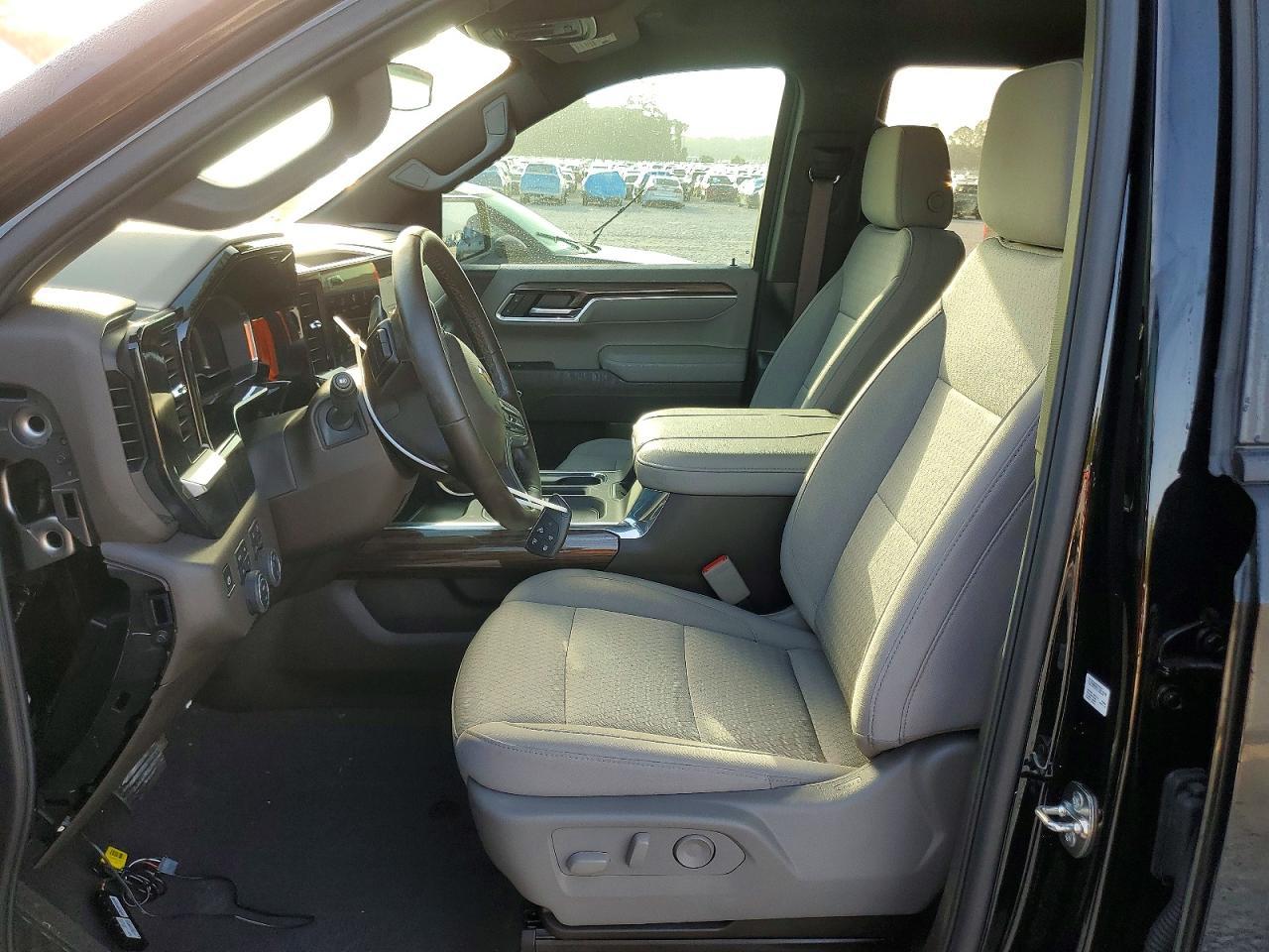 2025 Chevrolet Silverado K1500 Lt - Image 7