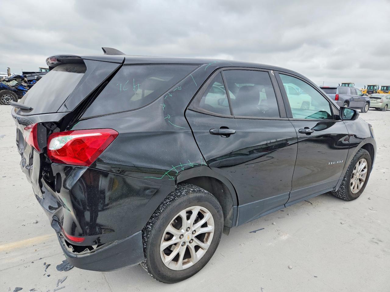 2020 Chevrolet Equinox Ls - Фото 3