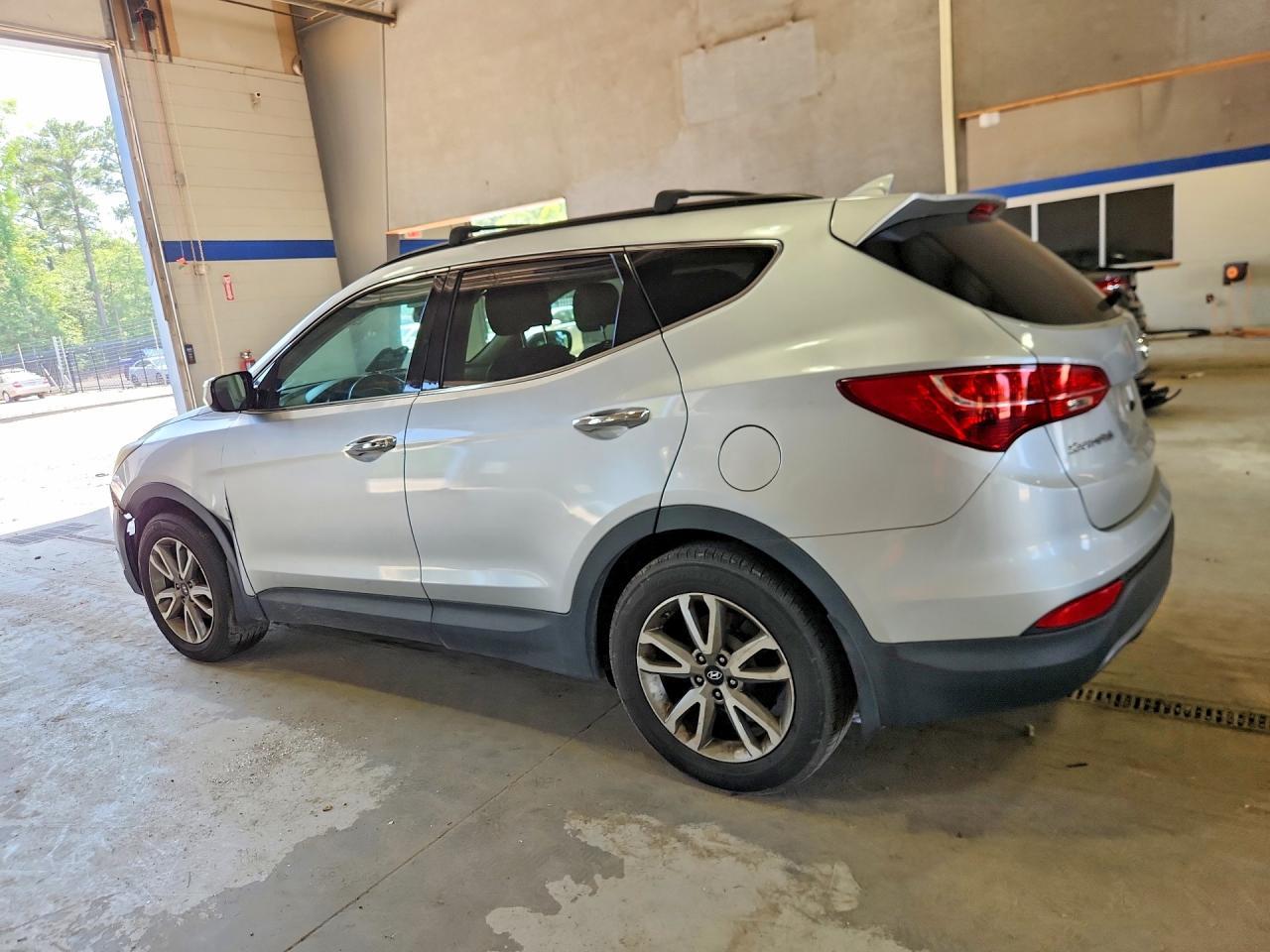2016 Hyundai Santa Fe Sport 2.0T - Image 2