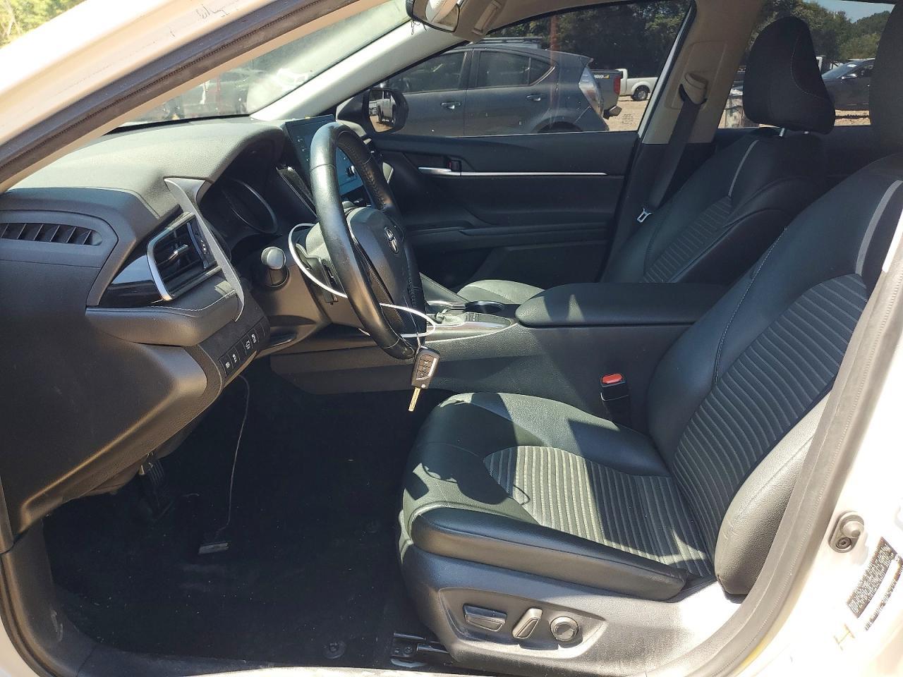 2023 Toyota Camry Se - Image 7