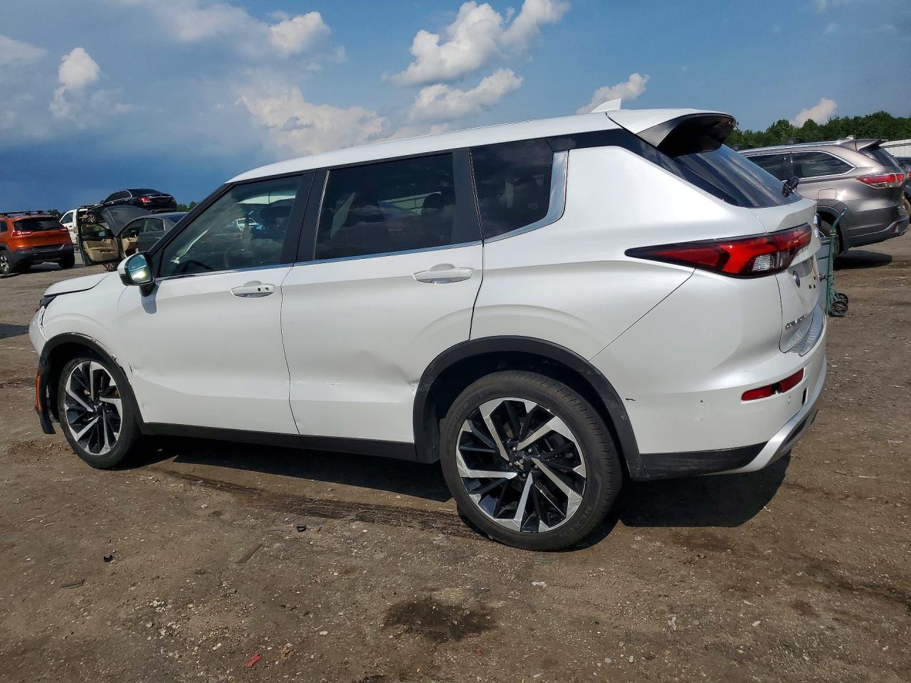 2024 Mitsubishi Outlander Se - Фото 2