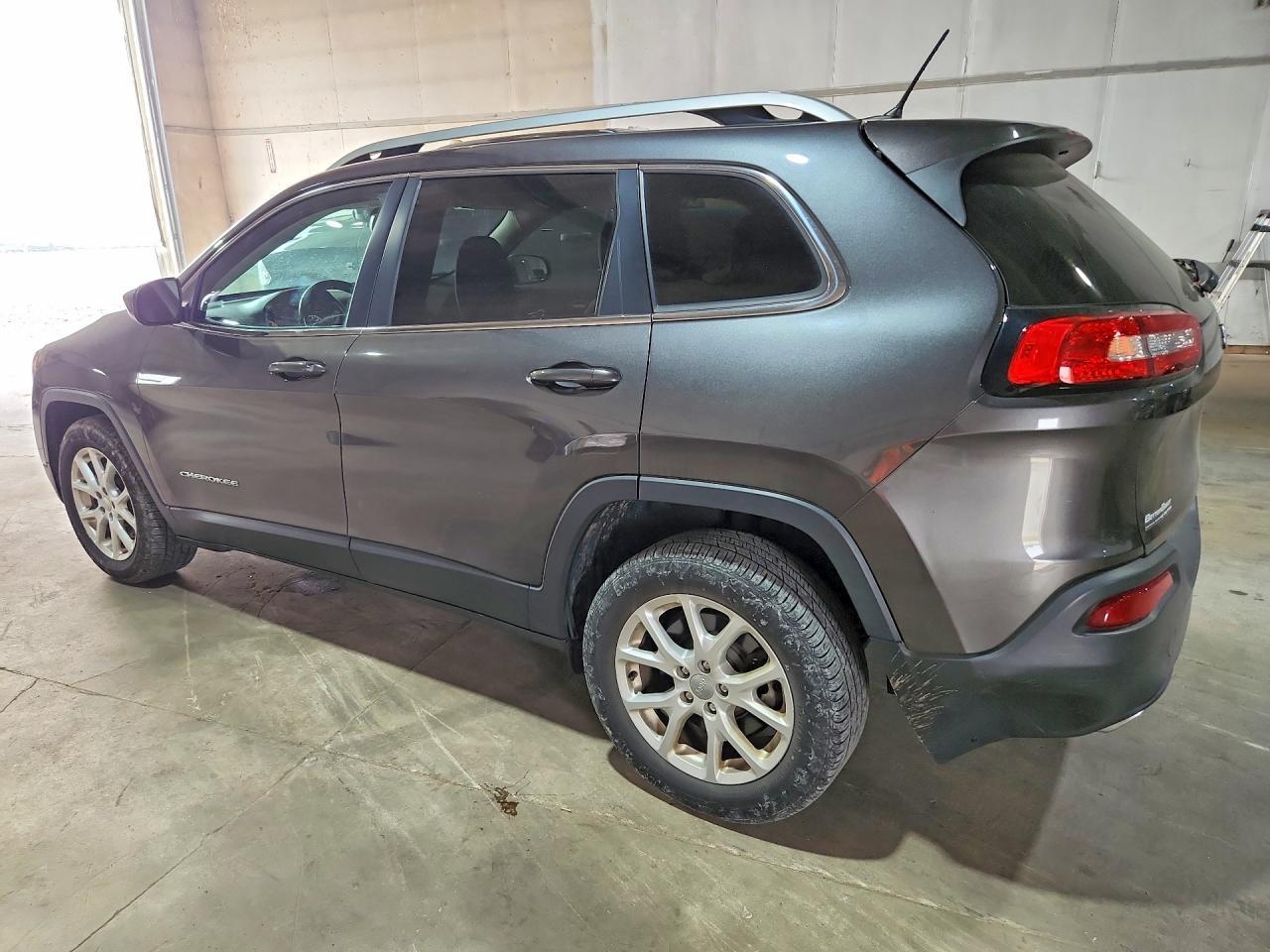 2016 Jeep Cherokee Latitude - Фото 2