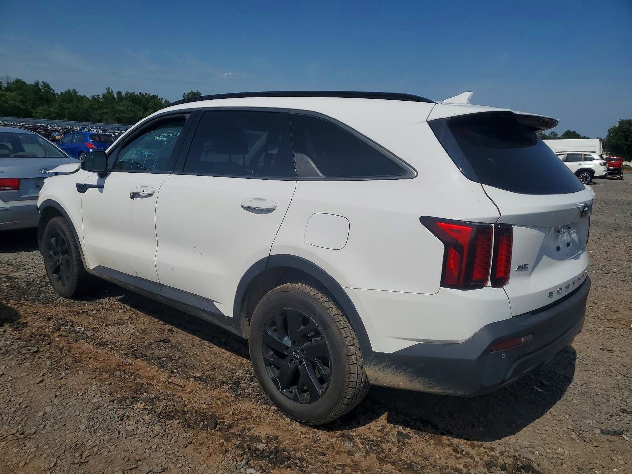 2021 Kia Sorento S - Фото 2