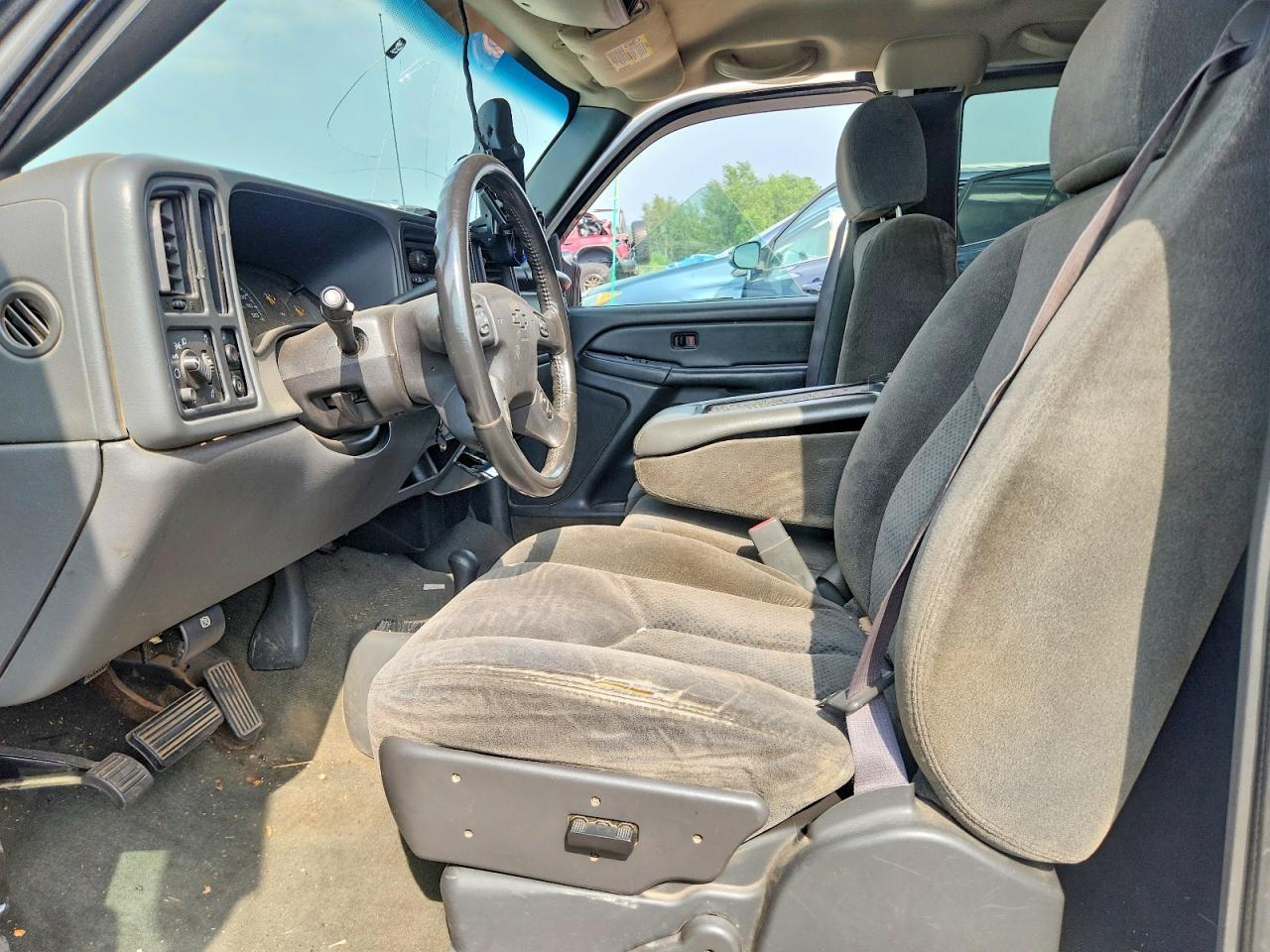 2004 Chevrolet Silverado K2500 Heavy Duty - Фото 7