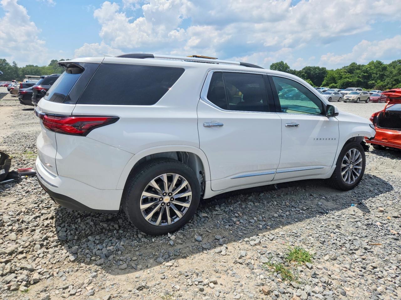 2023 Chevrolet Traverse Premier - Фото 3