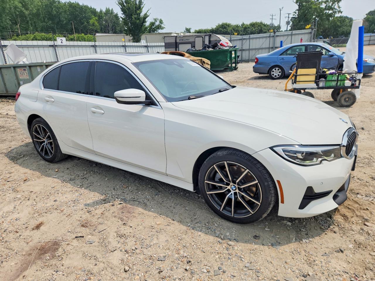 2019 BMW 330Xi - Фото 4