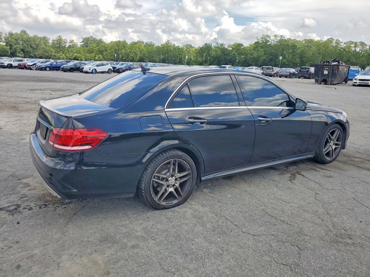 2016 Mercedes-Benz E 400 4Matic - Image 3